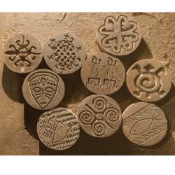 Magnets décoratifs en bois sculpté – Motifs artisanaux naturels | WOULEY