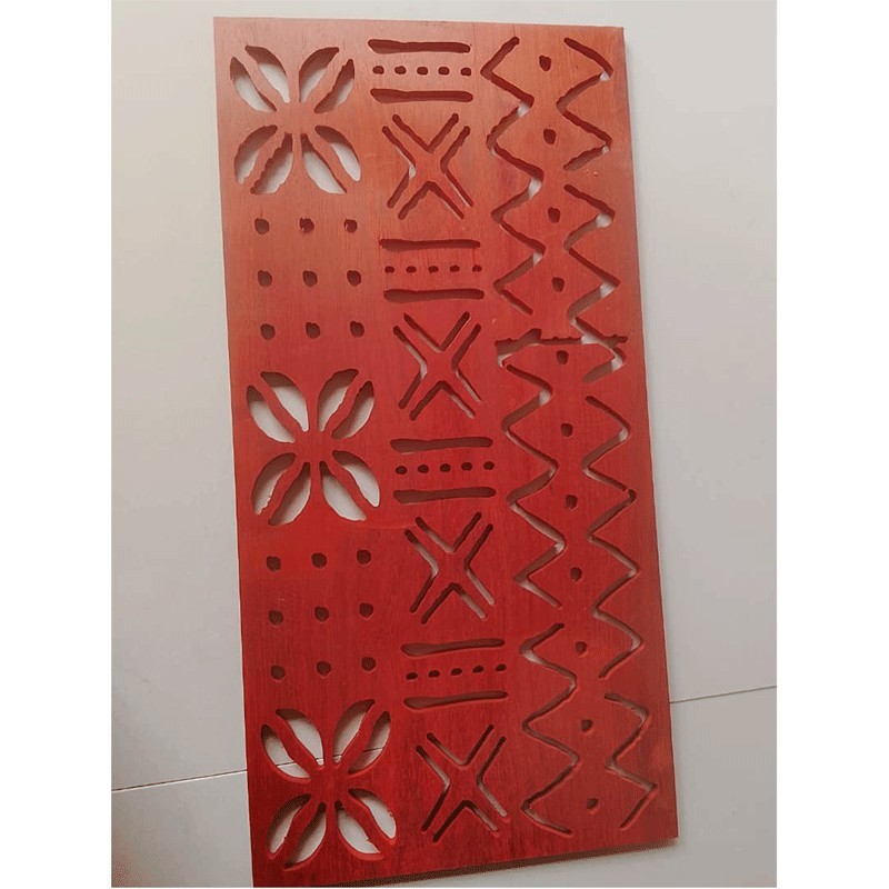 Panneau décoratif en bois rouge | Motifs africains découpés | Art mural Wouley