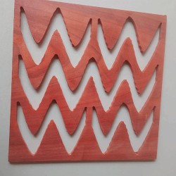 Panneau décoratif bois rouge 40x40 – Design abstrait découpé | Art mural Wouley