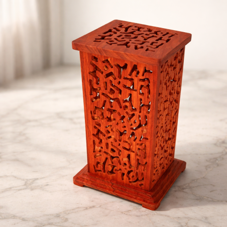 Luminaire décoratif en bois sculpté | Design artisanal