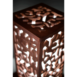 Luminaire décoratif en bois sculpté | Design artisanal