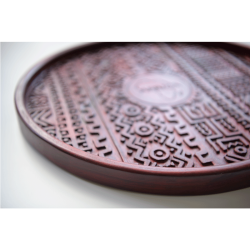 Plateau rond décoratif en bois sculpté – Design ethnique premium | WOULEY
